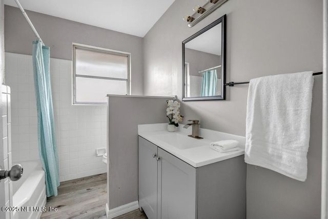 8559 LAMANTO Avenue N, Jacksonville, FL 32211