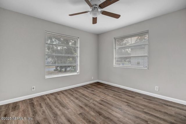 8559 LAMANTO Avenue N, Jacksonville, FL 32211