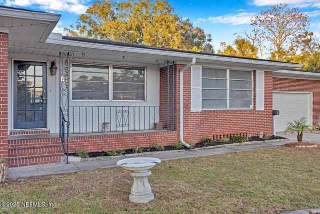 8559 LAMANTO Avenue N, Jacksonville, FL 32211