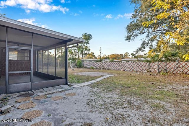 8559 LAMANTO Avenue N, Jacksonville, FL 32211