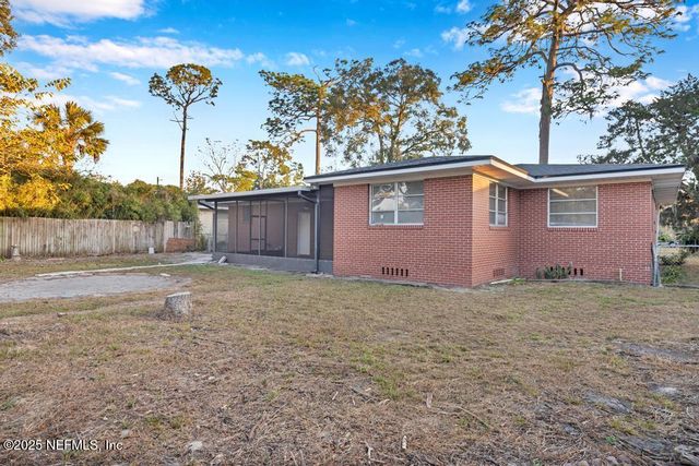 8559 LAMANTO Avenue N, Jacksonville, FL 32211