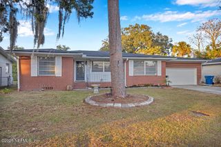 8559 LAMANTO Avenue N, Jacksonville, FL 32211