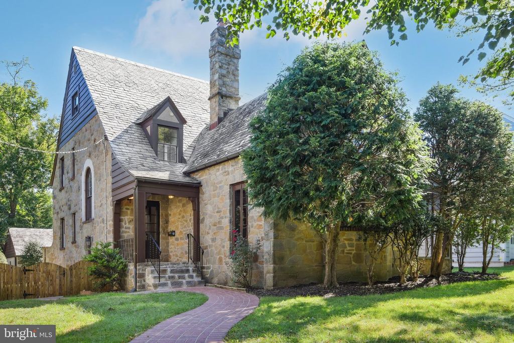 105 SUMMERFIELD RD, Chevy Chase, MD 20815
