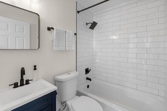 1005 Center STREET, Delavan, WI 53115