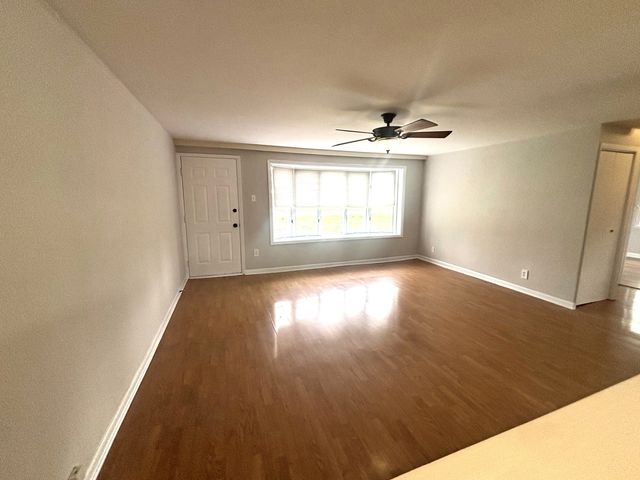 440 W Meadow Avenue, Lombard, IL 60148