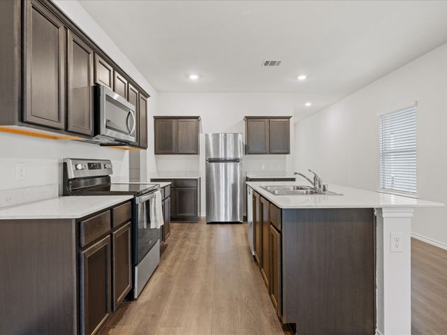 1041 Old Oaks Drive, Forney, TX 75126