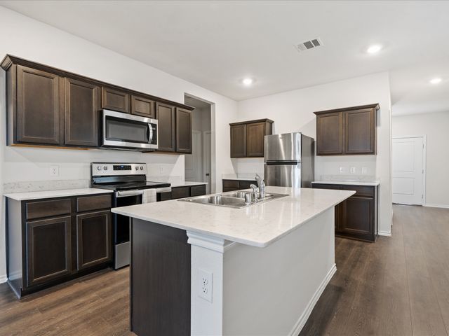 1041 Old Oaks Drive, Forney, TX 75126