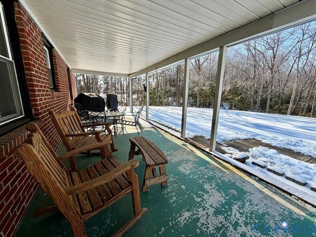 2539 Hampton Hall Rd, Callao, VA 22435