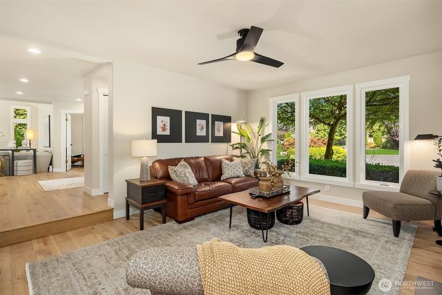 23013 SE 41st Place, Sammamish, WA 98075