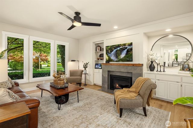 23013 SE 41st Place, Sammamish, WA 98075