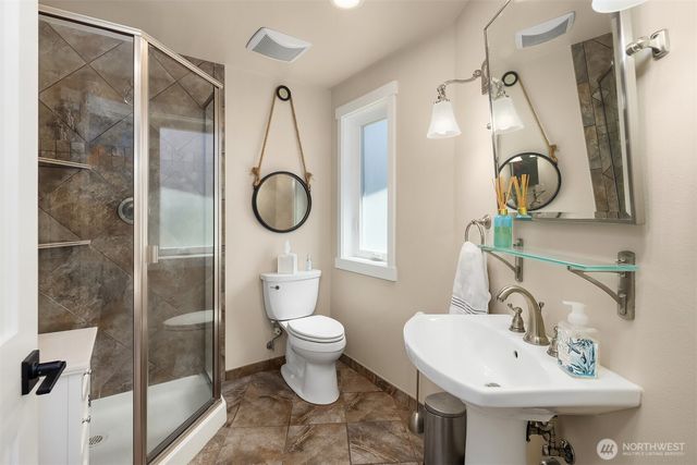 23013 SE 41st Place, Sammamish, WA 98075