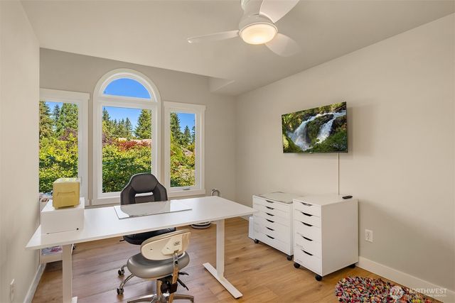 23013 SE 41st Place, Sammamish, WA 98075