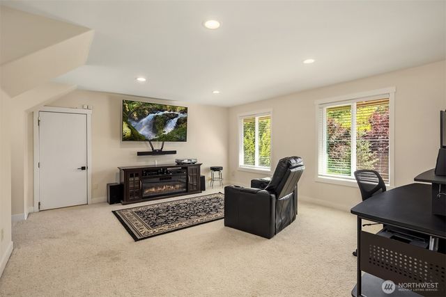 23013 SE 41st Place, Sammamish, WA 98075