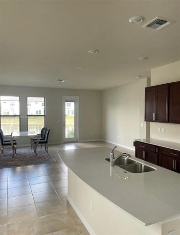 2163 S Appleton Cir S all, Oakland Park, FL 33309