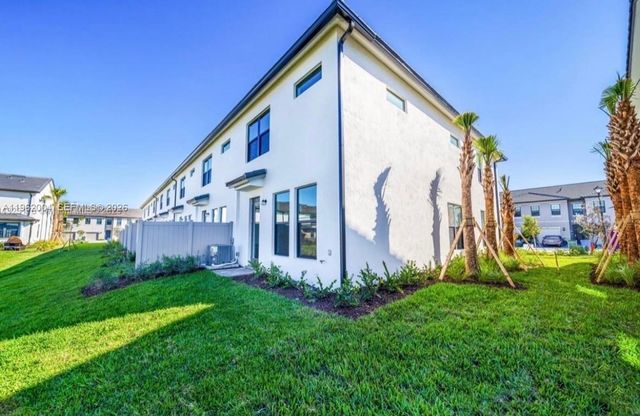 2163 S Appleton Cir S all, Oakland Park, FL 33309