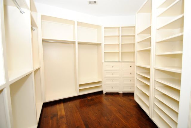 302 Calle Sevilla Place, Houston, TX 77007