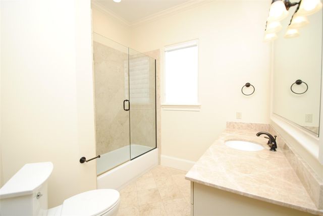 302 Calle Sevilla Place, Houston, TX 77007