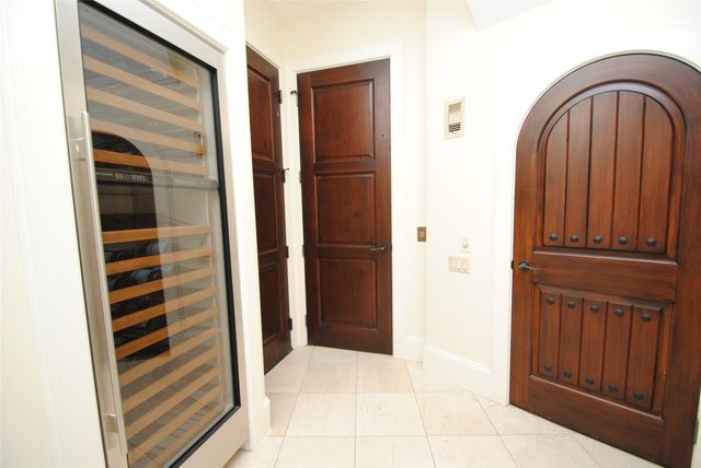 302 Calle Sevilla Place, Houston, TX 77007