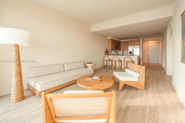 275 SW 6th St 5303, Miami, FL 33130
