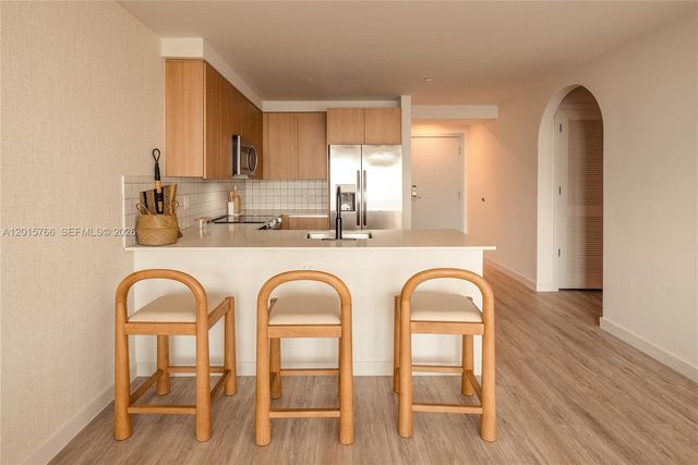 275 SW 6th St 5303, Miami, FL 33130