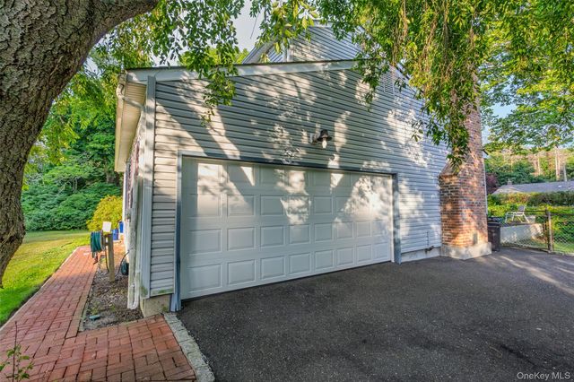 37 Dogwood Hollow Lane, Miller Place, NY 11764