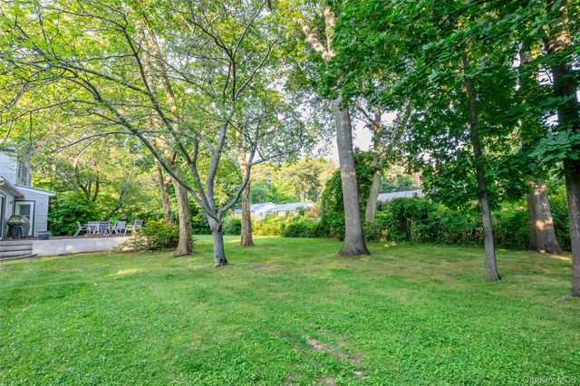 37 Dogwood Hollow Lane, Miller Place, NY 11764