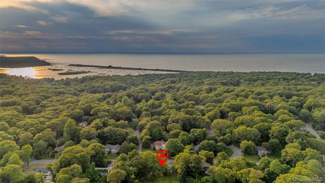 37 Dogwood Hollow Lane, Miller Place, NY 11764