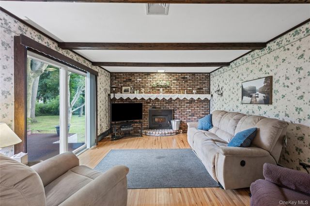37 Dogwood Hollow Lane, Miller Place, NY 11764