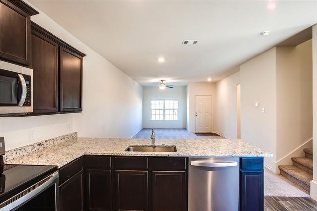 14201 Prairie Sod LN, Elgin, TX 78621