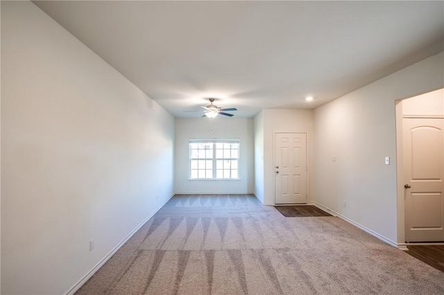 14201 Prairie Sod LN, Elgin, TX 78621