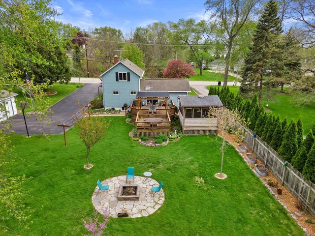 520 Oakwood ROAD, Oak Creek, WI 53154