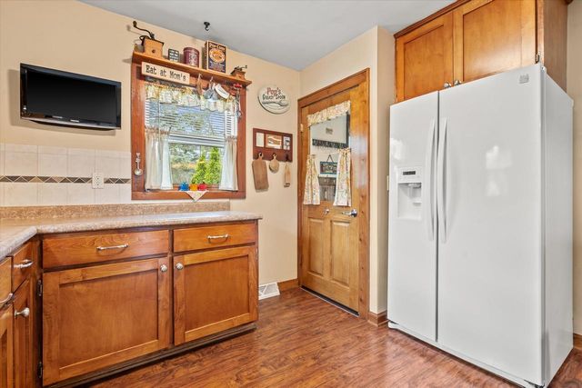 520 Oakwood ROAD, Oak Creek, WI 53154