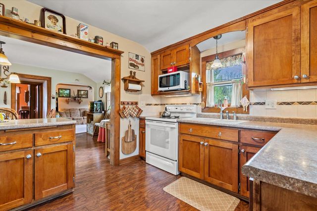 520 Oakwood ROAD, Oak Creek, WI 53154