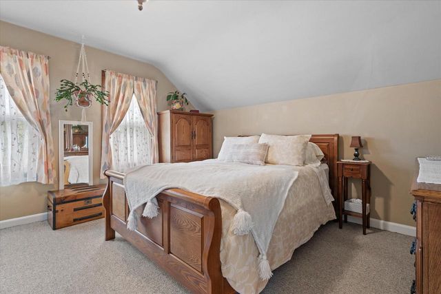 520 Oakwood ROAD, Oak Creek, WI 53154