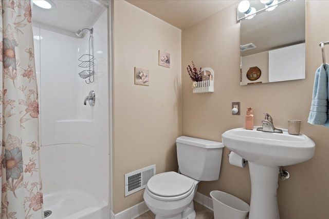 520 Oakwood ROAD, Oak Creek, WI 53154