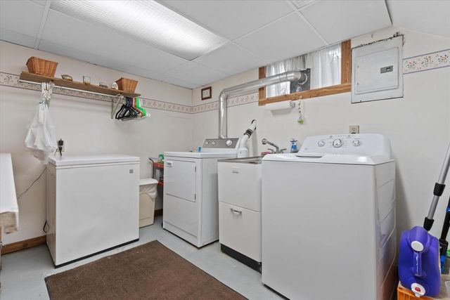 520 Oakwood ROAD, Oak Creek, WI 53154