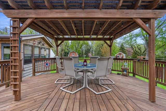 520 Oakwood ROAD, Oak Creek, WI 53154