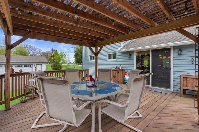 520 Oakwood ROAD, Oak Creek, WI 53154