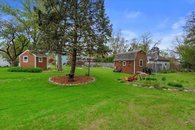 520 Oakwood ROAD, Oak Creek, WI 53154