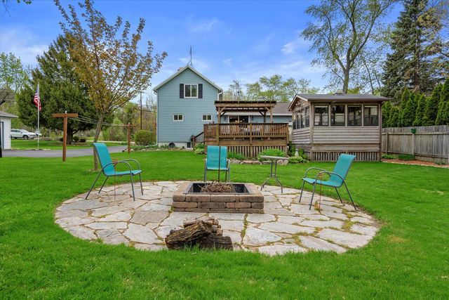 520 Oakwood ROAD, Oak Creek, WI 53154