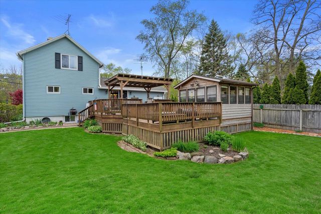 520 Oakwood ROAD, Oak Creek, WI 53154