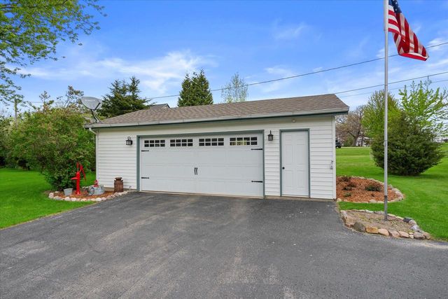520 Oakwood ROAD, Oak Creek, WI 53154