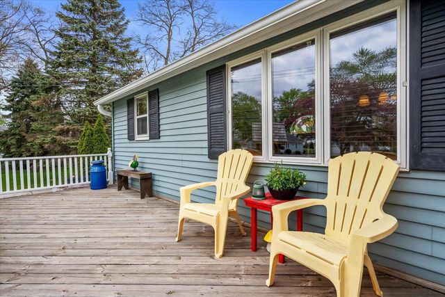 520 Oakwood ROAD, Oak Creek, WI 53154