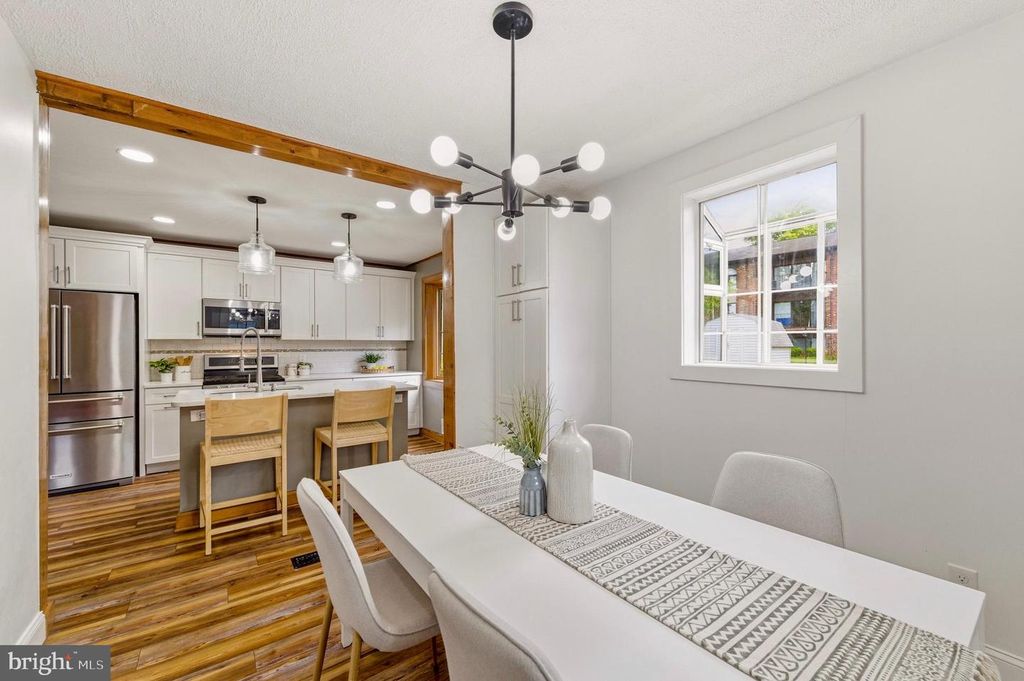 Image 15 of property listing at 621 WOODSDALE RD, Baltimore, MD 21228