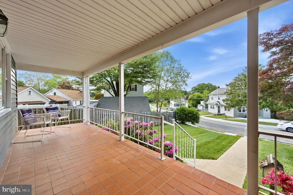 Image 3 of property listing at 621 WOODSDALE RD, Baltimore, MD 21228