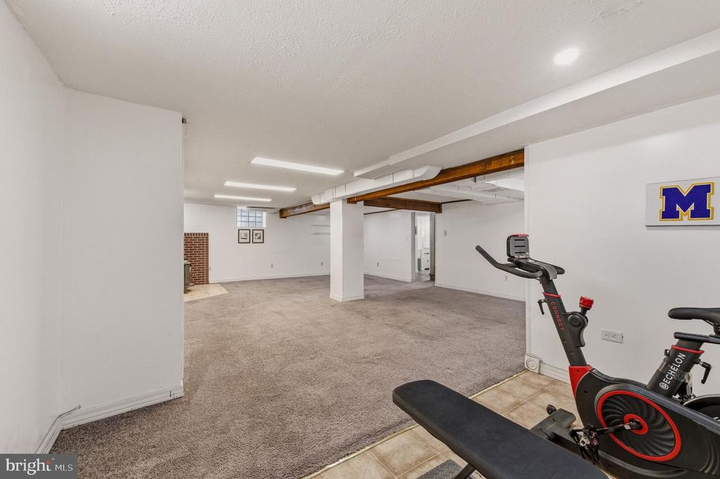Image 37 of property listing at 621 WOODSDALE RD, Baltimore, MD 21228
