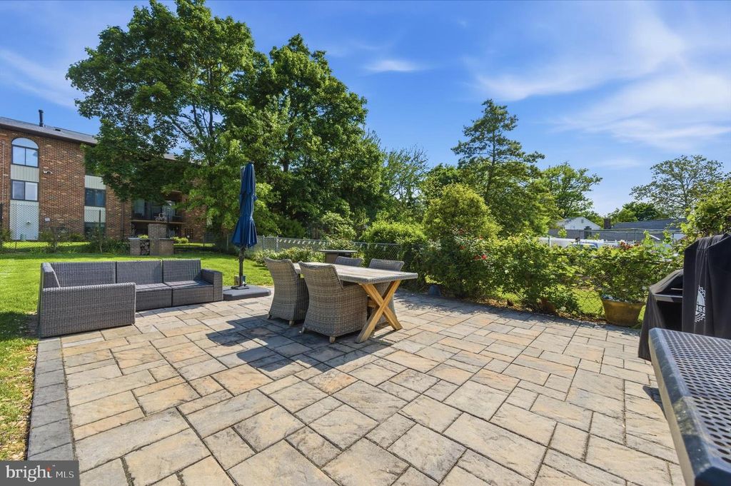 Image 42 of property listing at 621 WOODSDALE RD, Baltimore, MD 21228