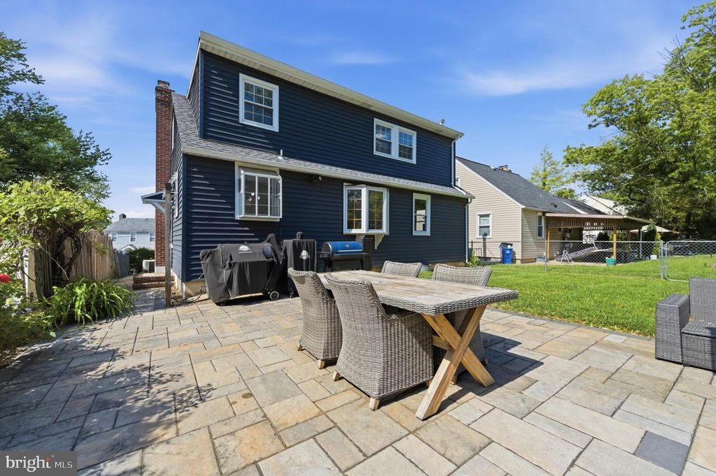 Image 43 of property listing at 621 WOODSDALE RD, Baltimore, MD 21228