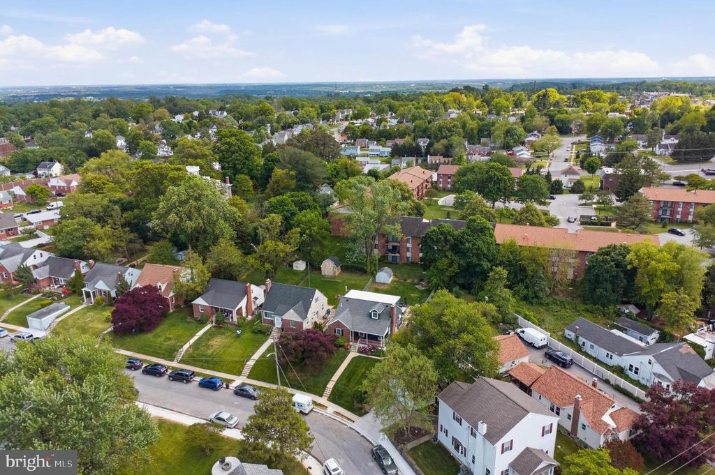 Image 52 of property listing at 621 WOODSDALE RD, Baltimore, MD 21228