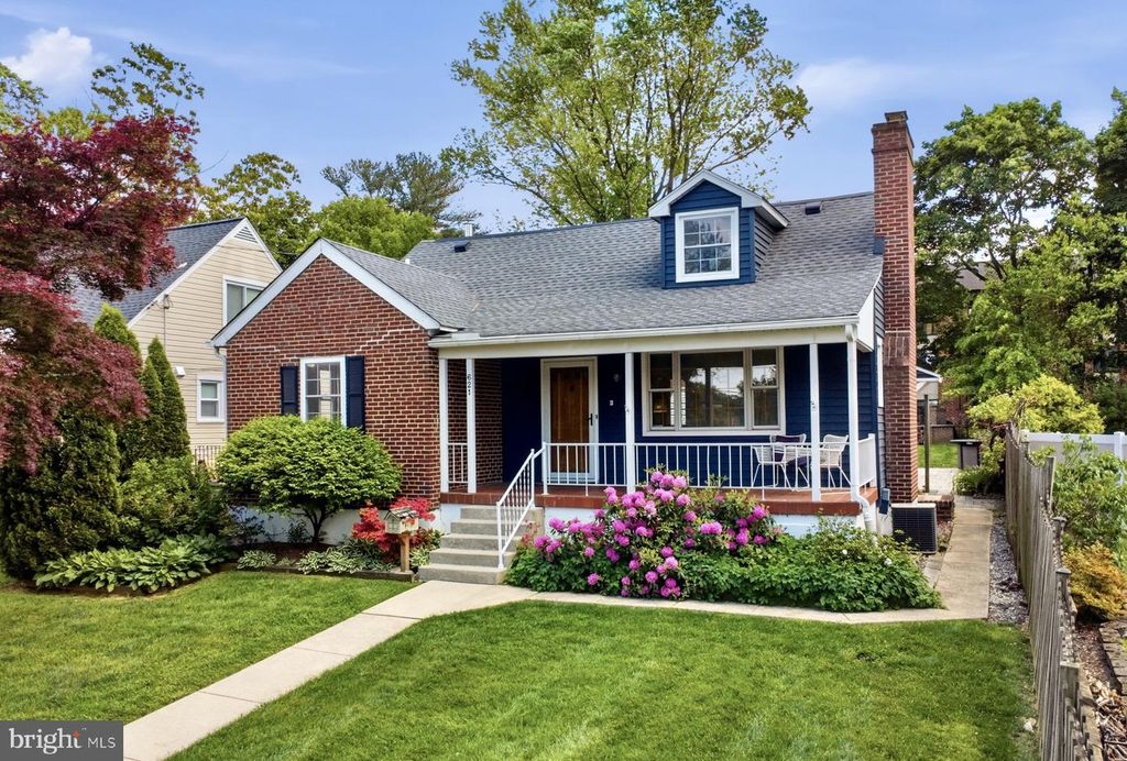 Image 54 of property listing at 621 WOODSDALE RD, Baltimore, MD 21228